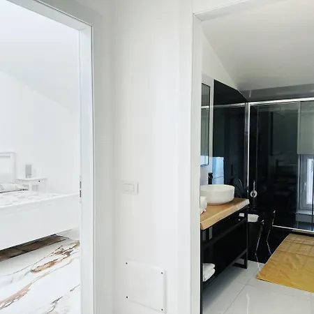 Appartamento Free Parking_verona Fiera Golosine 3 *