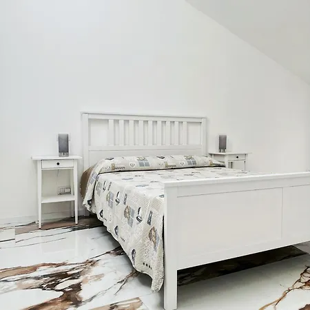 Parisi - Fiera Luxury Golosine 3 *